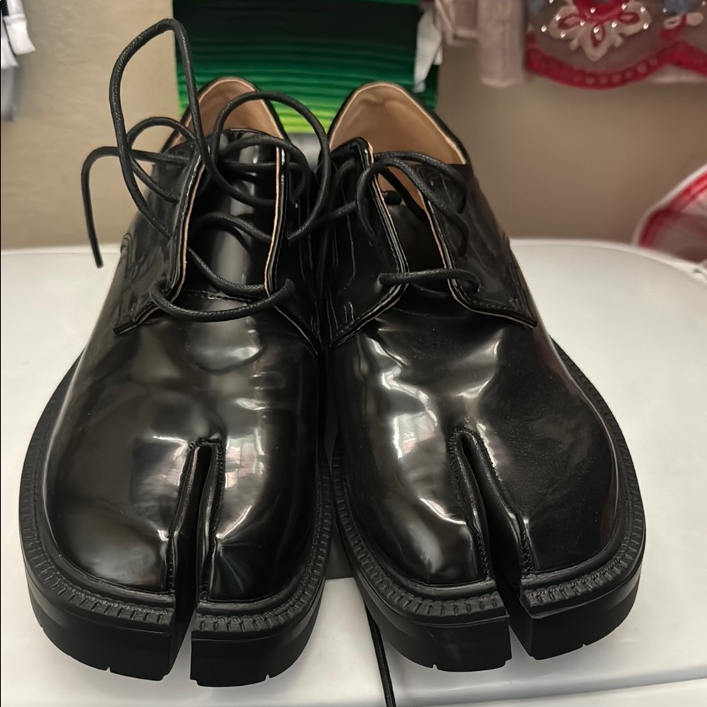 Men's Black Split-Toe Dress Shoes